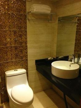 South Ninghua Kai Apartment Hotel Nanning Buitenkant foto